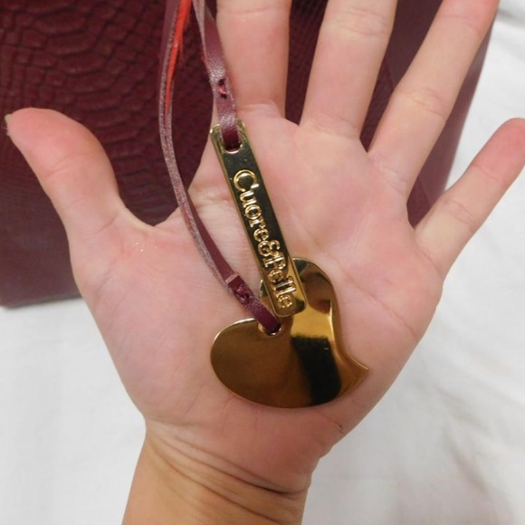 NEW With Tags - Cuore & Pelle Maroon Handbag - Faux Leather Alligator Print - Picture 3 of 4